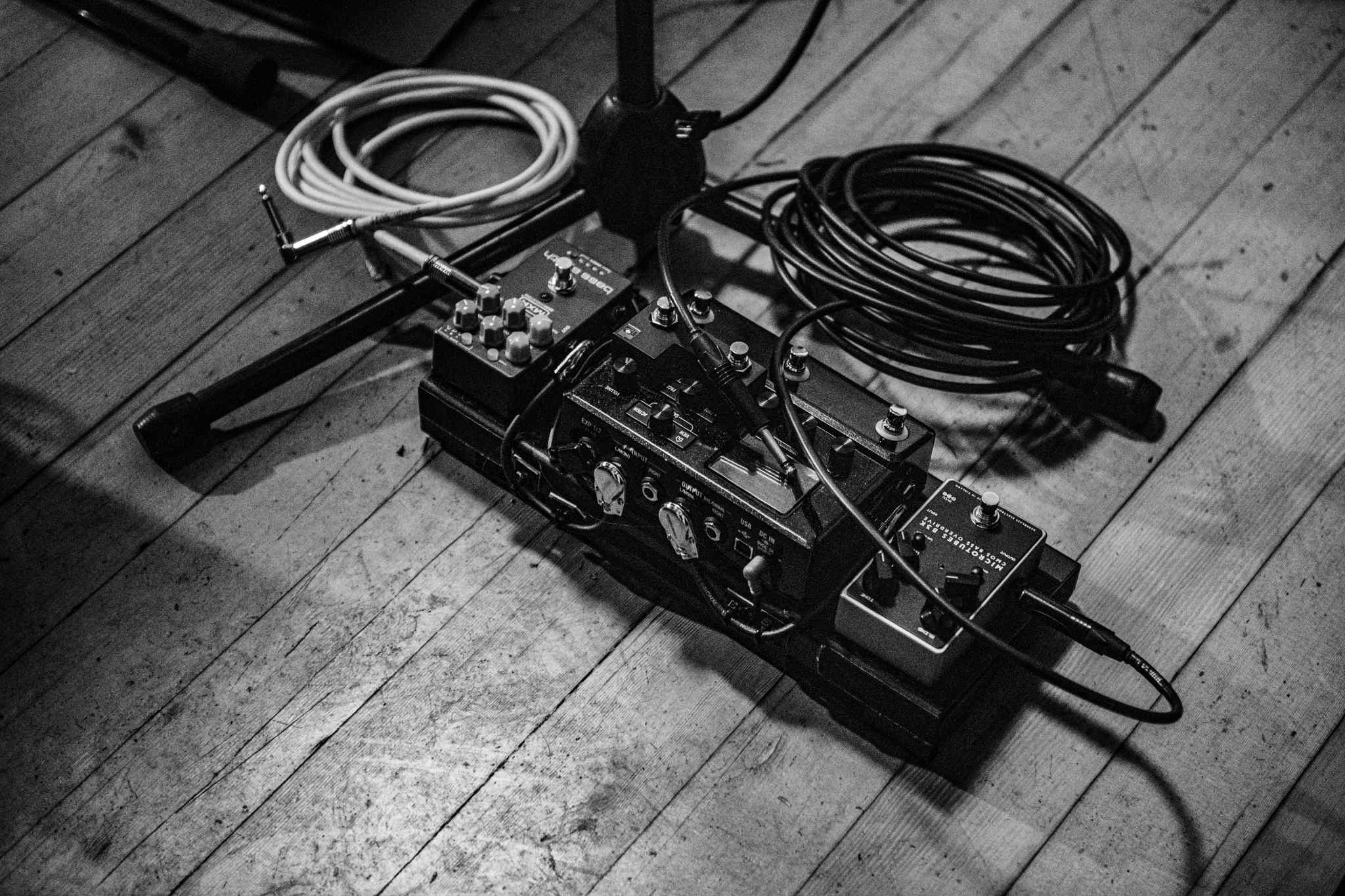 Don Zheng photo of Sharon's Pedalboard at live show